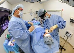 Bir İsrail kliniğinde nazal septumu düzeltmek için ameliyat